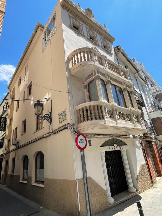 Varone Requena Buitenkant foto